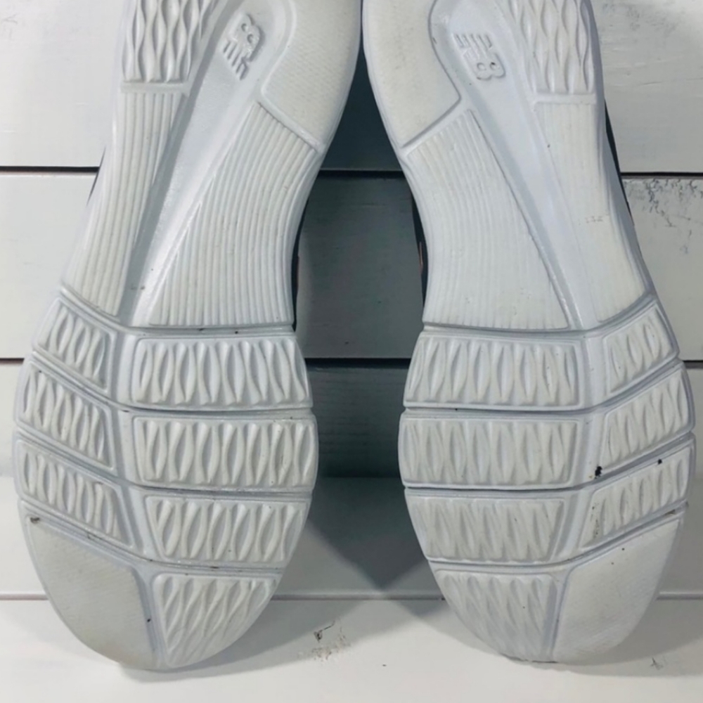 NWOT New Balance - Picture 4 of 8